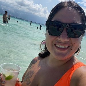 Meet your Posher, Rebecca